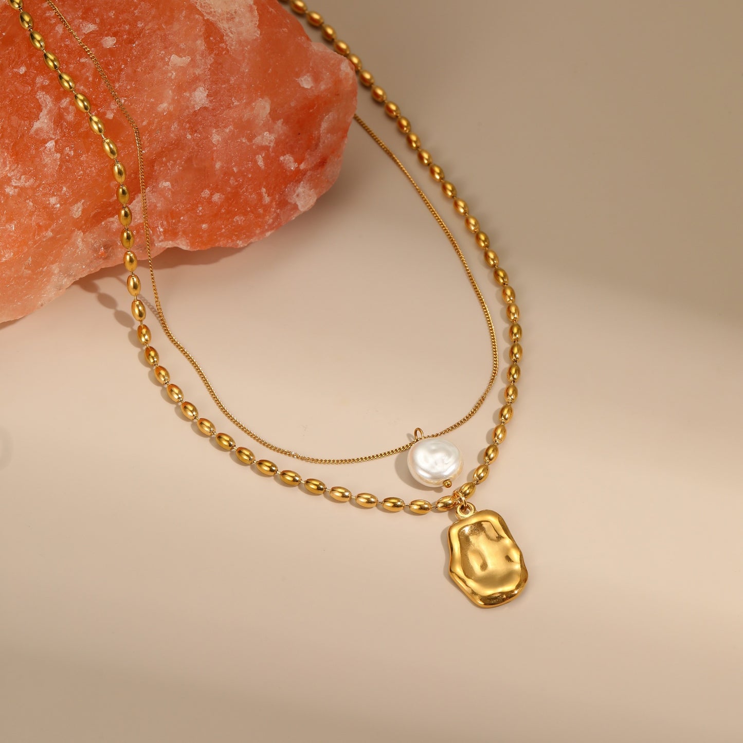 Collar de Acero Inoxidable Minimalista Geométrico de Moda con Baño de Oro de 18K y Perla Barroca para Mujer