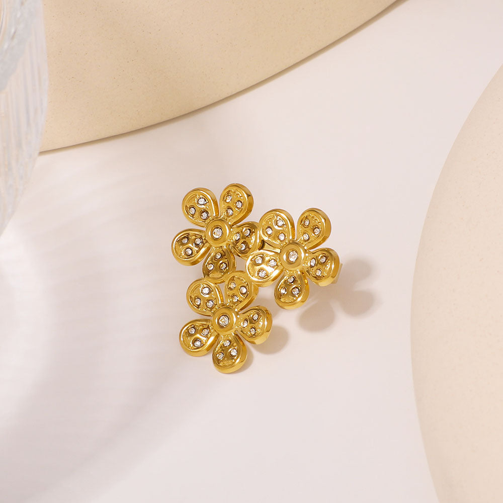 Vintage French Style Five-Petal Flower Shaped Stainless Steel Ring with Micro-Pave Zirconia and Plated Finish for Women