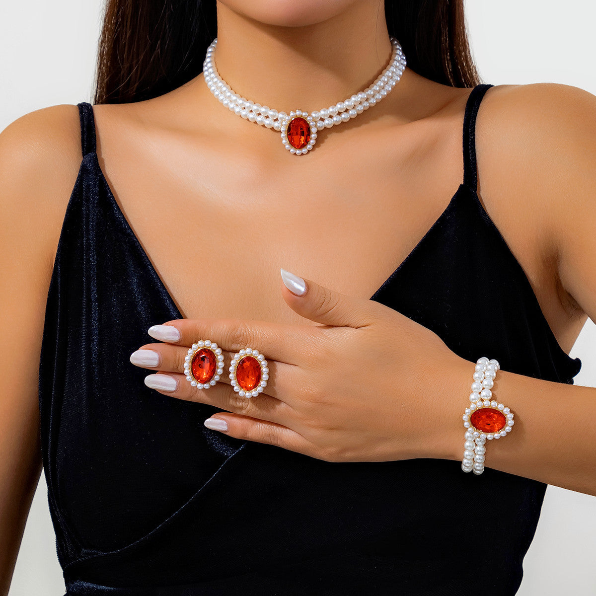Collana girocollo vintage in resina geometrica in stile francese con pendente in lega e catena di perline per donne