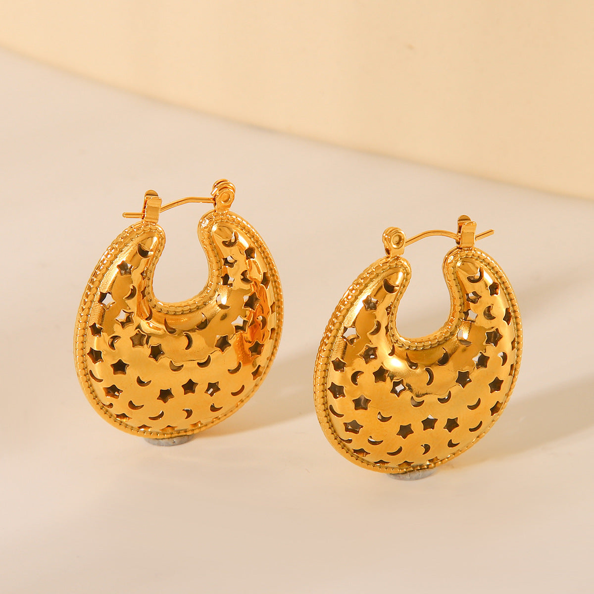 Pendientes minimalistas de acero inoxidable con diseño geométrico de estrella y luna para mujer con acabado chapado