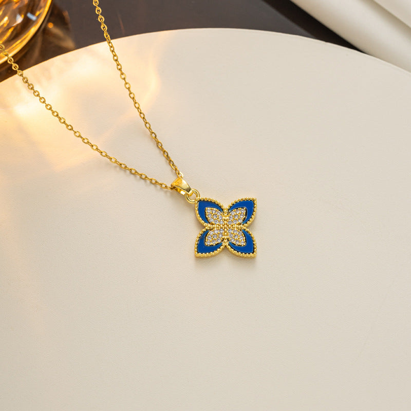 Collana Minimalista con Ciondolo a Cuore, Fiocchi e Strass in Acciaio al Titanio Placcato su Catena a O