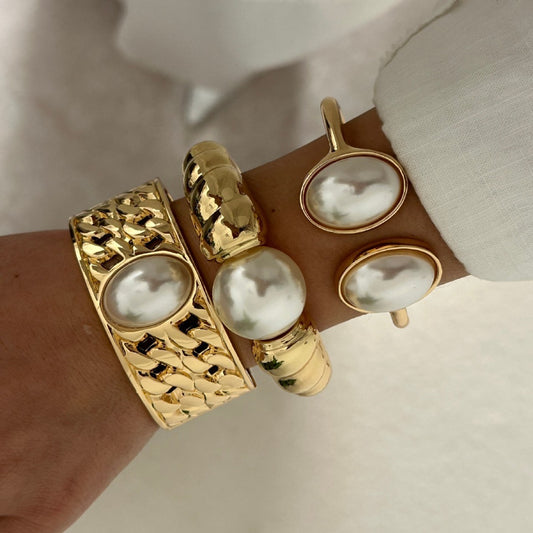 Vintage Luxury Geometric Alloy Plated Pearl Bracelet