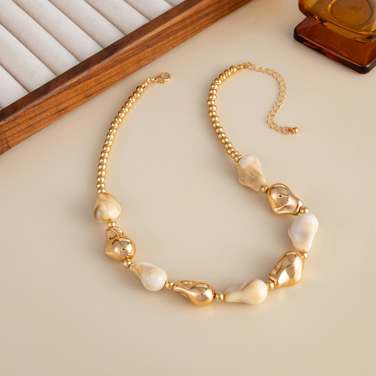 Sweet Vintage Geometric Oval Resin Necklace for Women