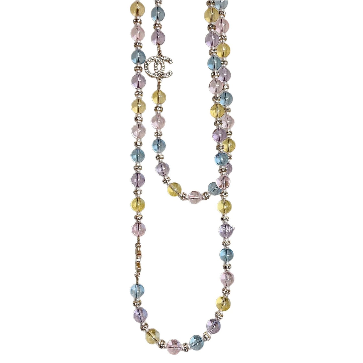 Elegante collar de lujo con letras, pedrería y cuentas de cristal para mujer