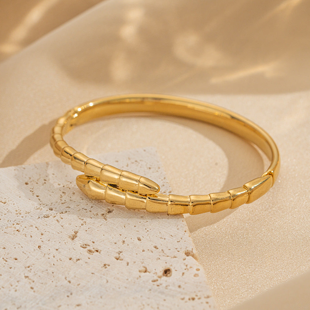 Bracciale Minimalista in Acciaio Inossidabile da Donna con Placcatura in Acciaio al Titanio e Intarsio di Strass a Forma Geometrica Ovale