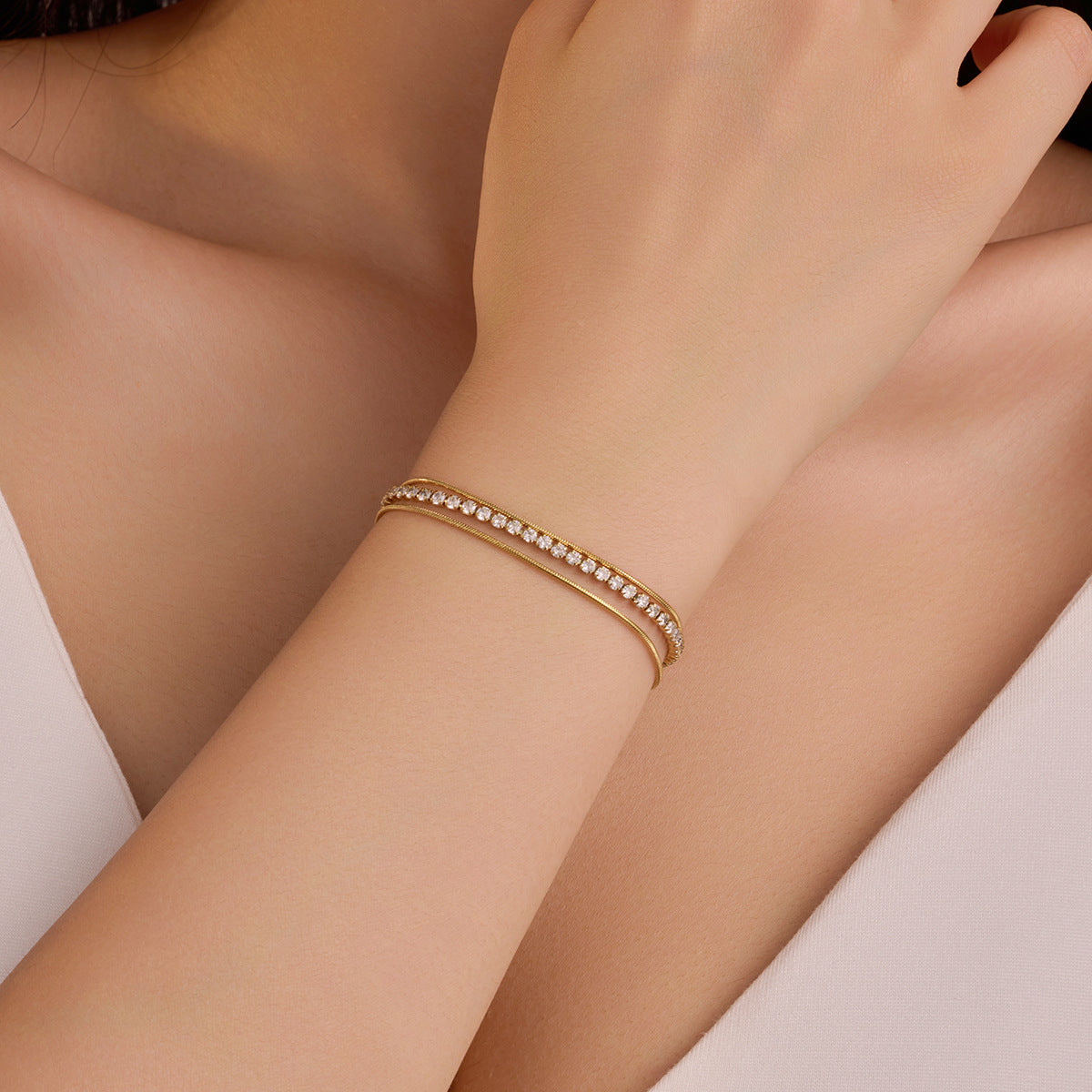 Minimalist Fashion-Forward Stainless Steel Bracelet with Zirconia Inlay and 18K Gold Plating for Women