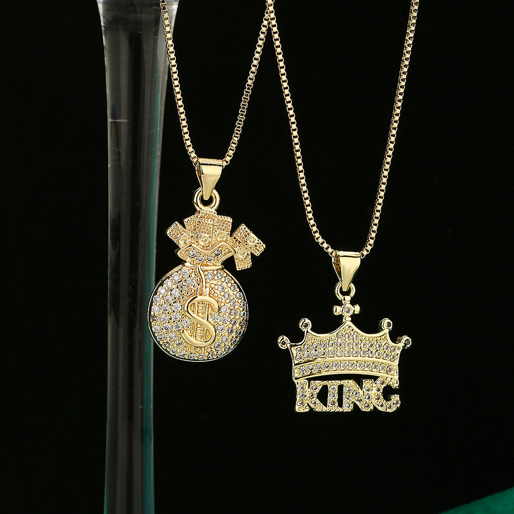 Collana da donna con pendente a corona minimalista in rame placcato oro e intarsio di strass