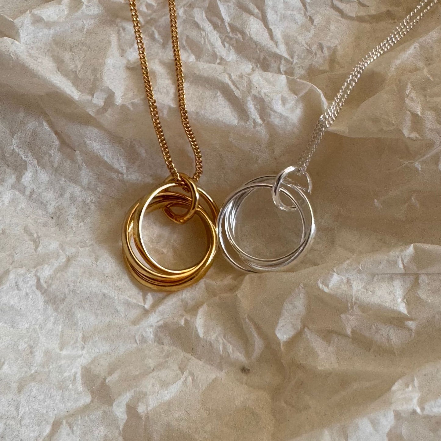 Collana Tonda Geometrica Minimalista in Argento Sterling 925 con Placcatura in Oro