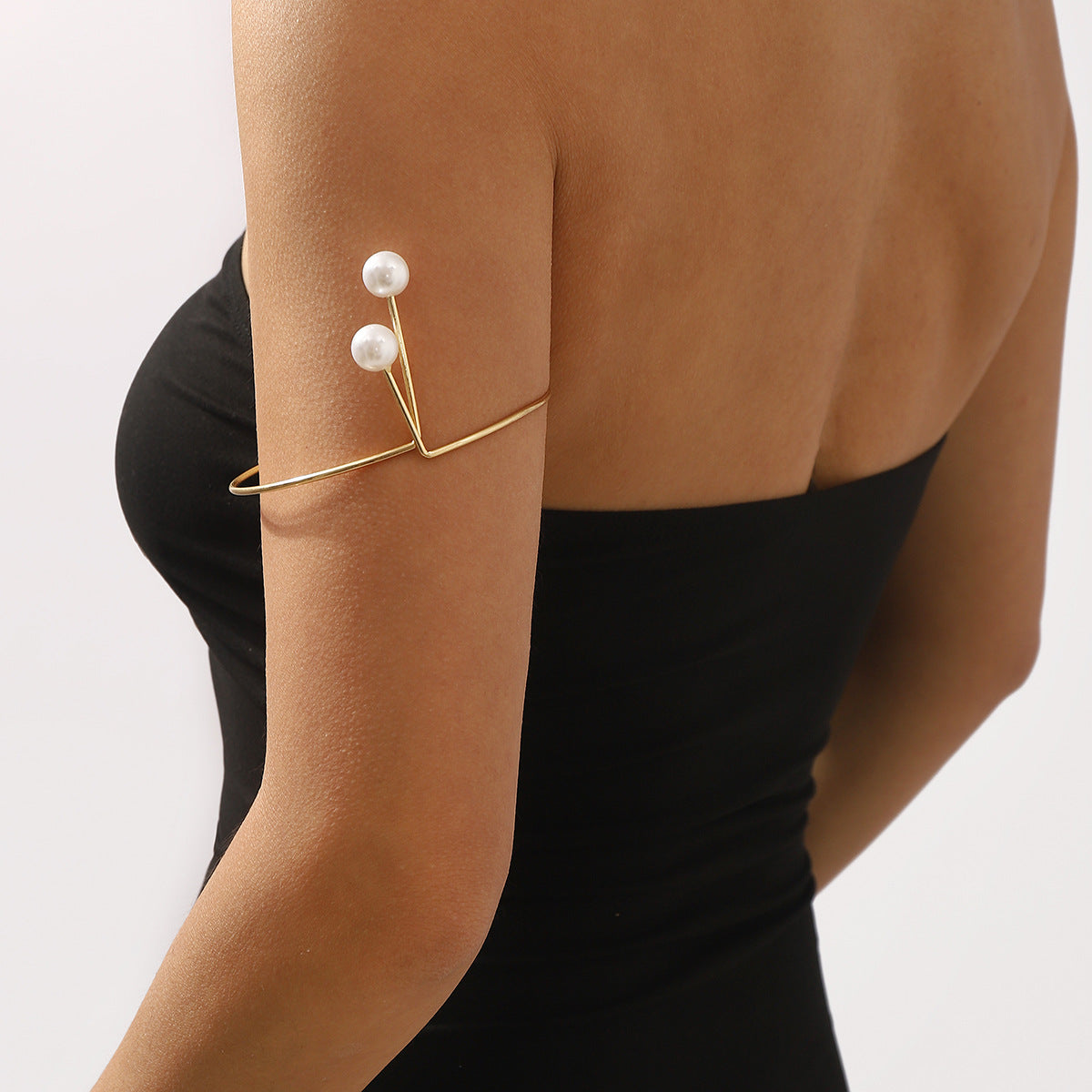 Brazalete Geométrico Minimalista de Hierro con Detalles de Perlas Simuladas para Mujer