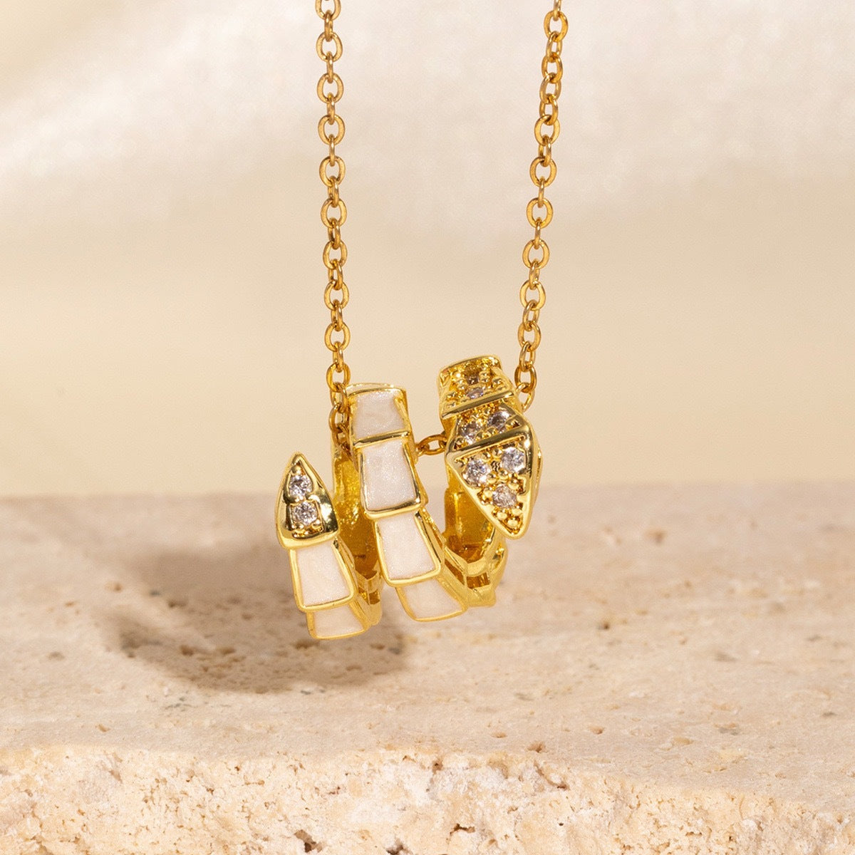 Minimalist Geometric Titanium Steel Necklace for Women with Gold Plating Locket Chain Fashion Accessory