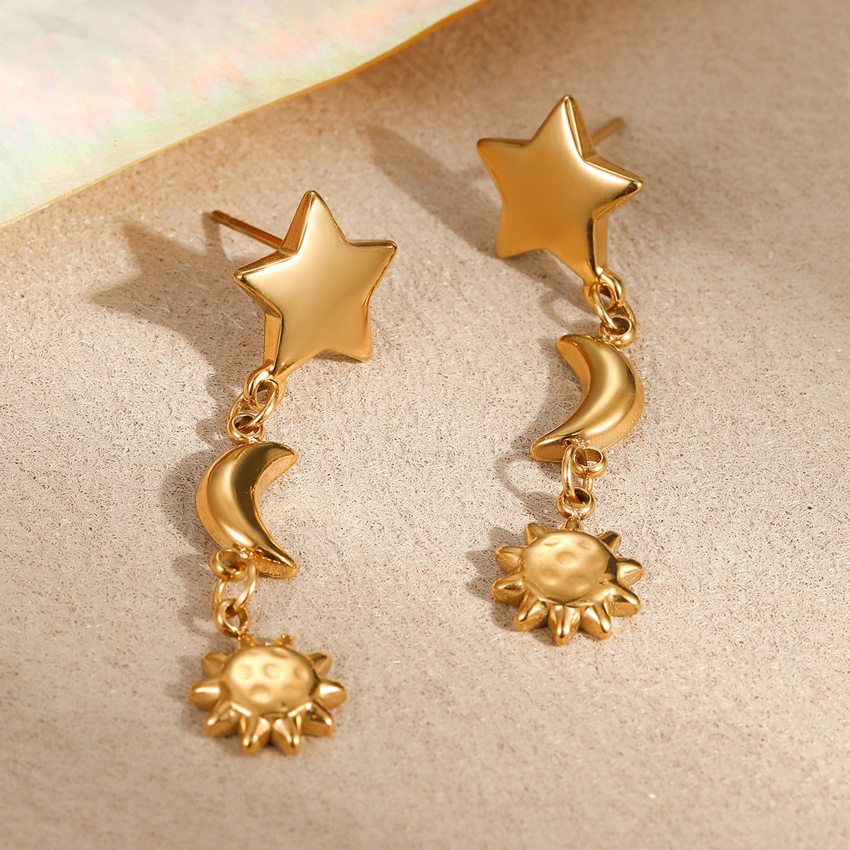 Orecchini minimalisti a stella e luna crescente in acciaio inossidabile placcati oro 18 carati da donna