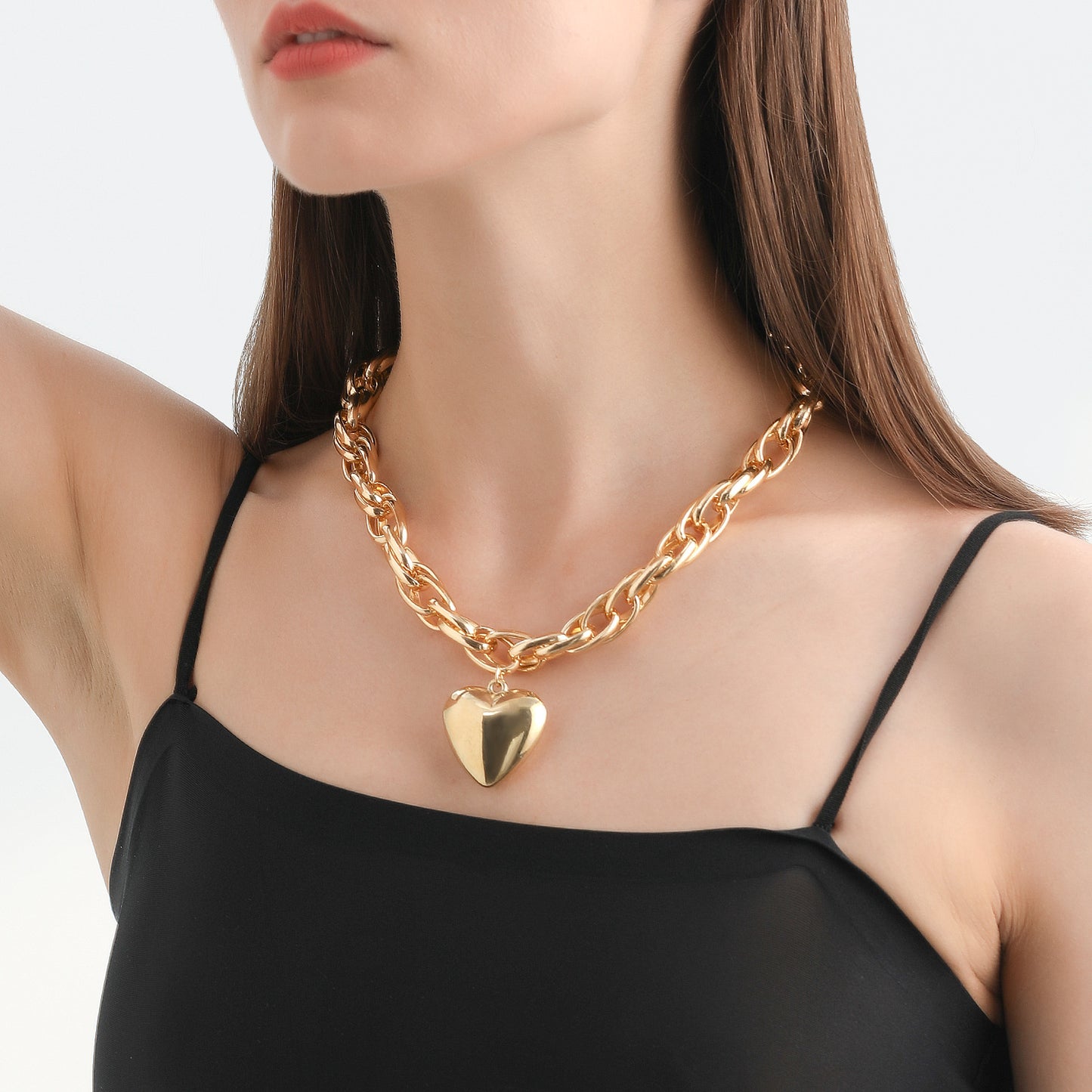 Minimalist Hollow-Out Oversized O-Link Necklace with Large Heart Pendant for Women