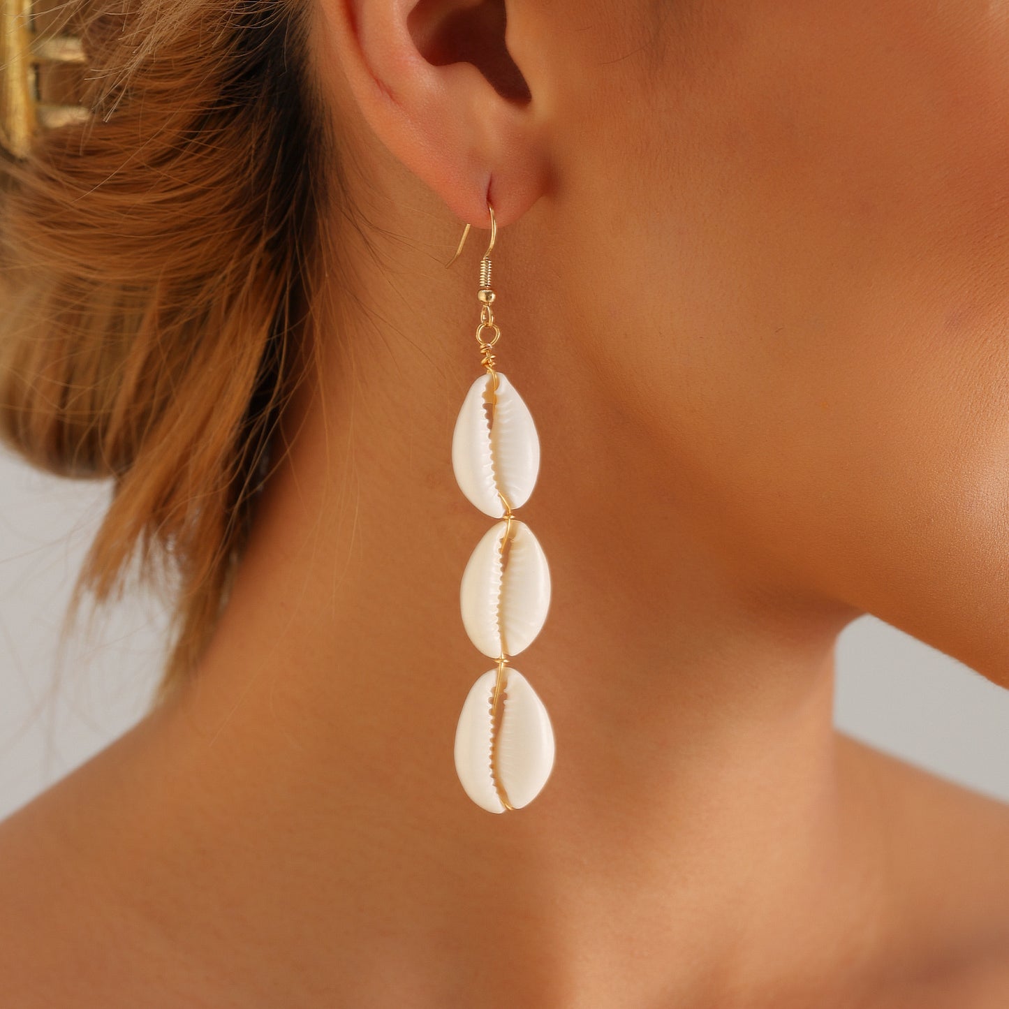 Minimalist Beach-Inspired Natural White Shell Earrings for Women with Geometric Shape and Plated Finish