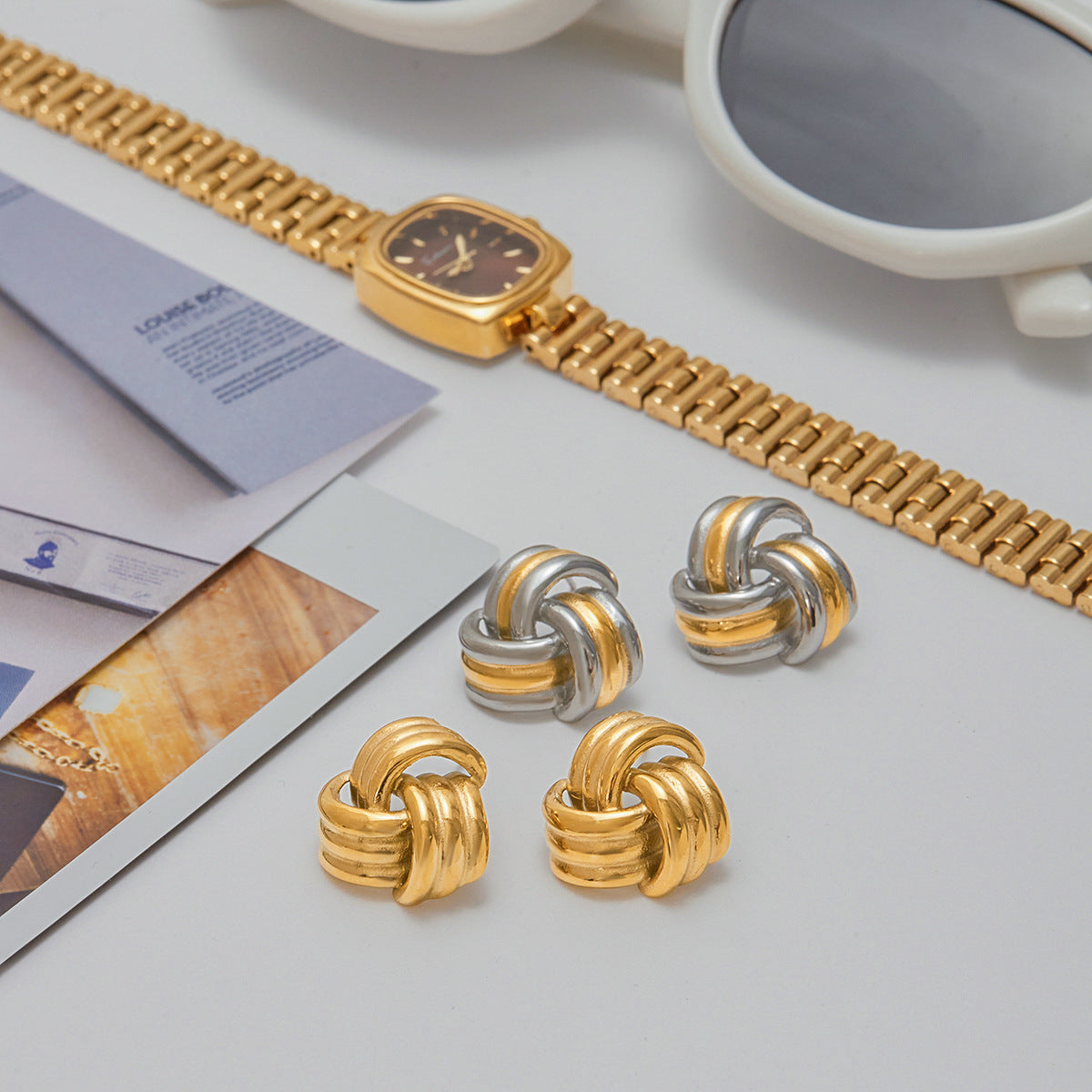 Pendientes de Tuerca Geométricos de Acero Inoxidable con Chapado en Oro de 18K para Mujer — Acero de Titanio Hipoalergénico, Joyería de Moda de Lujo Ligera