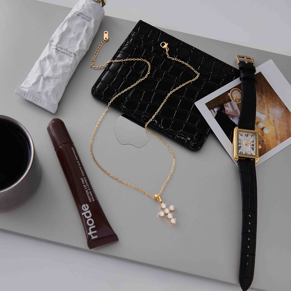 Collana Pendente a Croce Minimalista da Donna in Acciaio Inox con Placcatura in Oro PVD