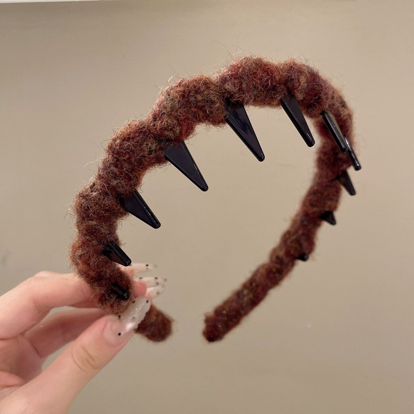 Diadema de punto acrílico con textura Retro Wave para mujer con diseño de corona alta, accesorio de moda hecho a mano para la oficina