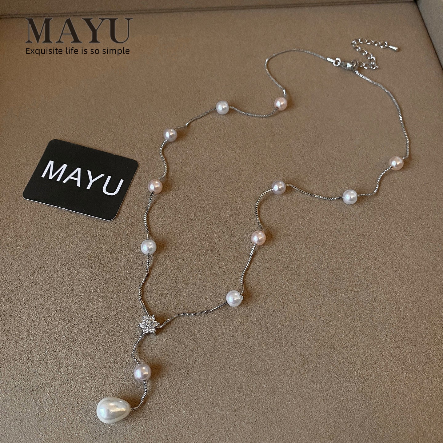 Elegante collar de perlas de imitación con forma floral y de lágrima con colgante de aleación chapada, delicada cadena para la clavícula para mujer