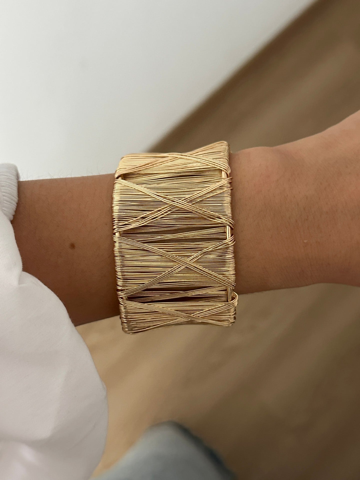 Bracciale rigido geometrico placcato spazzolato minimalista in lega per uomo e donna