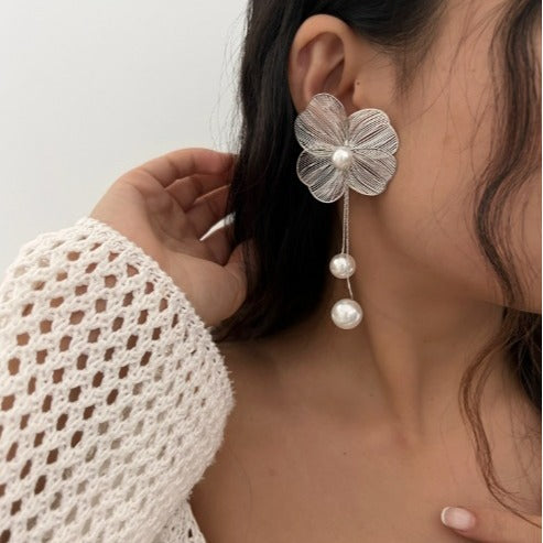 Orecchini Sweet Streetwear placcati in lega con nappa e foglia di ginkgo 3D