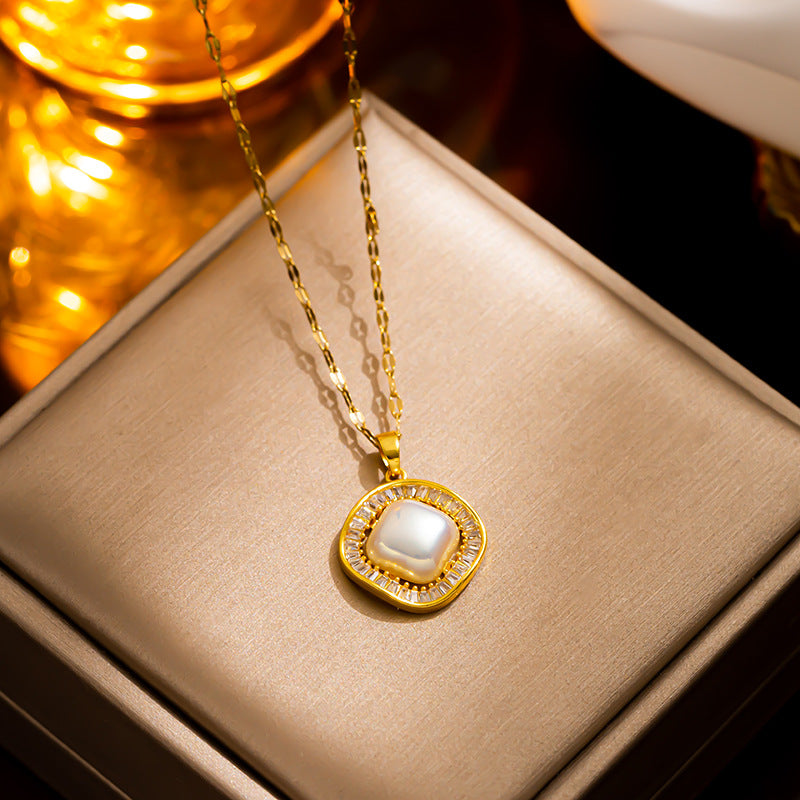 Collana Quadrata da Donna in Acciaio al Titanio Placcato Oro 18K con Zirconi Colorati, Stile Lusso Leggero