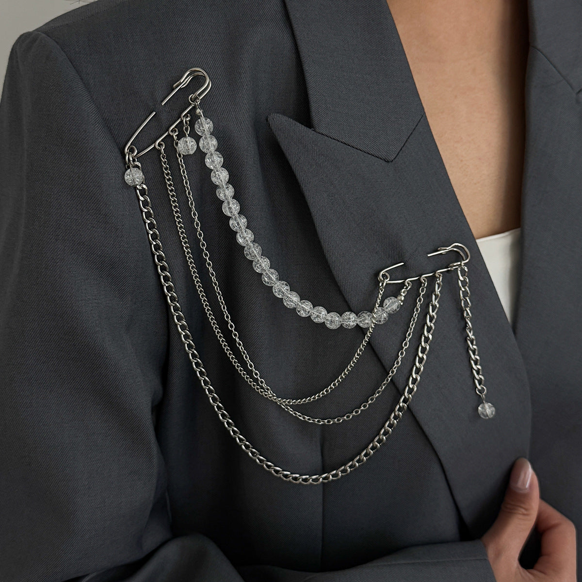 Hip-hop Star Plated Iron Brooch with Tassel Chain for Women