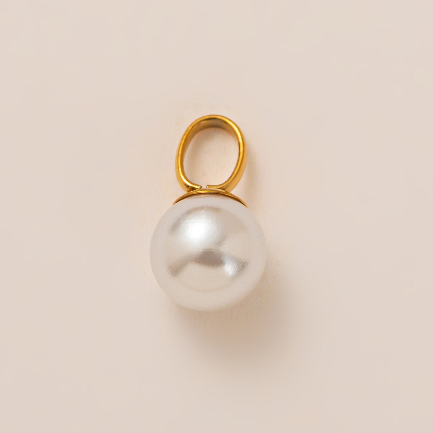 Minimalist 18K Gold Plated Round Square Pearl Titanium Steel Charm Bar Necklace