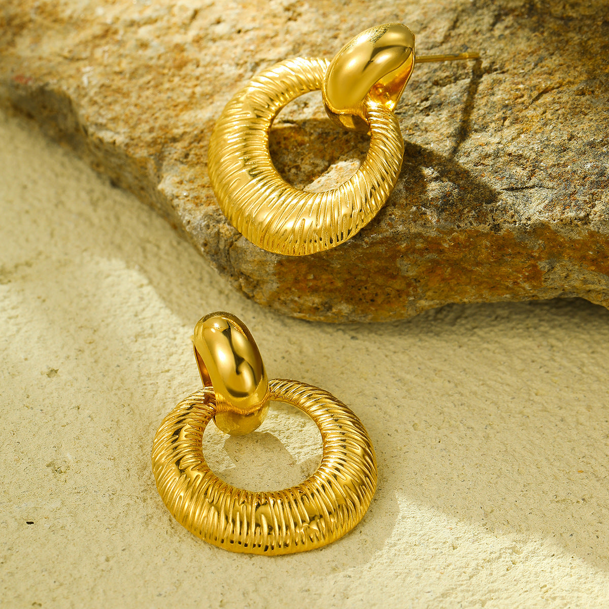 Orecchini pendenti da donna alla moda a doppio strato a forma di anello in acciaio inossidabile con placcatura in oro 18 carati
