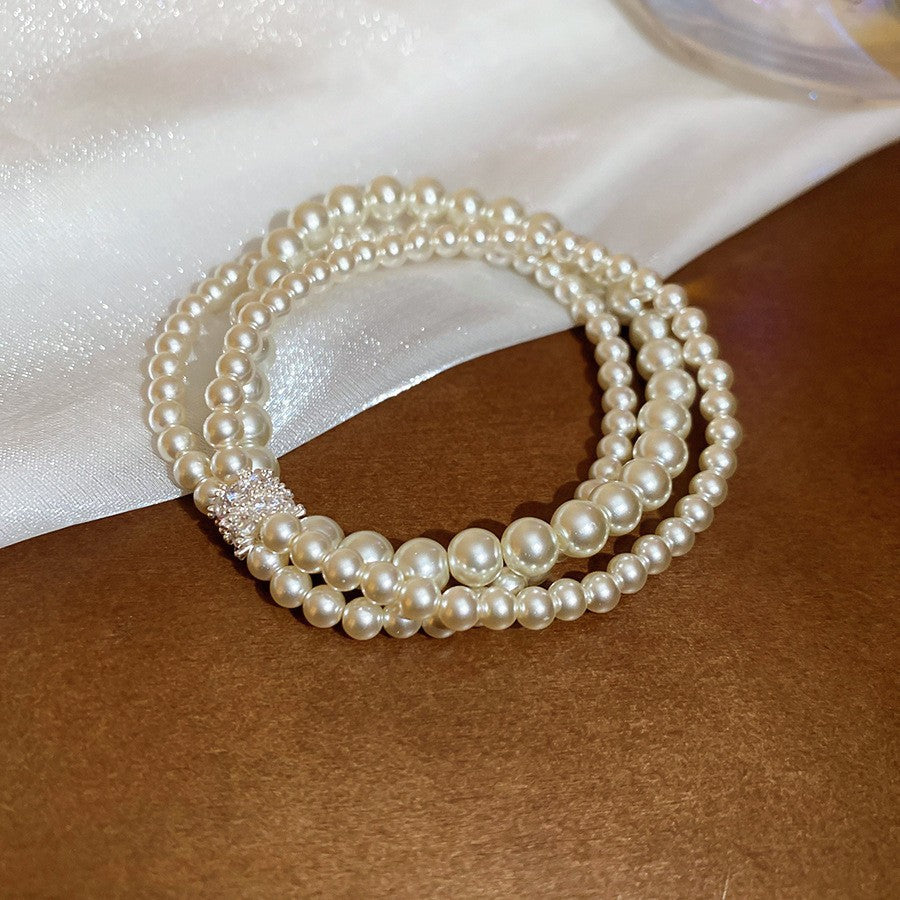 Elegante pulsera geométrica de perlas para mujer con detalles de pedrería, acabado chapado, estilo minimalista para oficina, joyería de lujo para uso diario