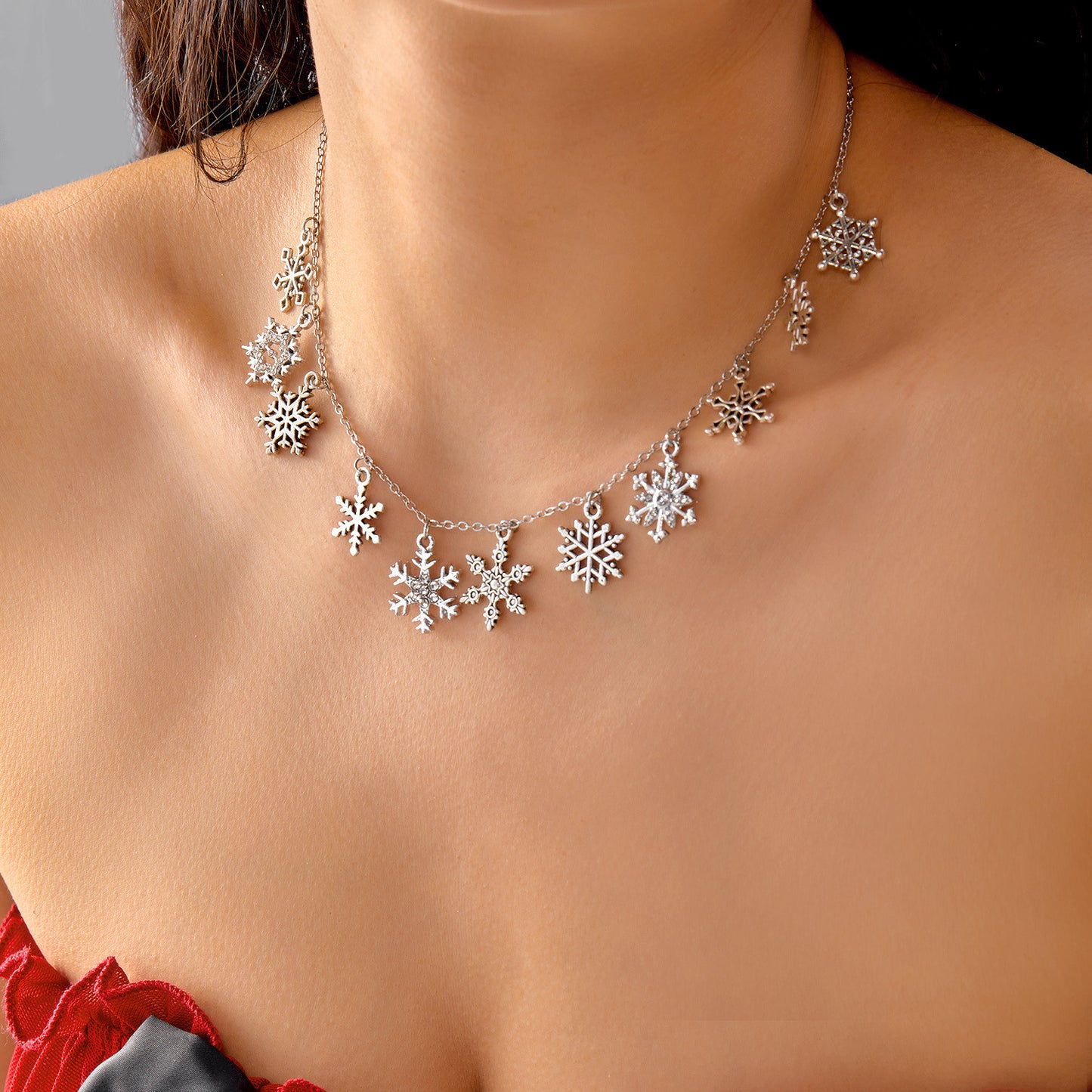 Conjunto de collar y pulsera con colgantes chapados en aleación geométrica con dijes de Papá Noel, copo de nieve y reno