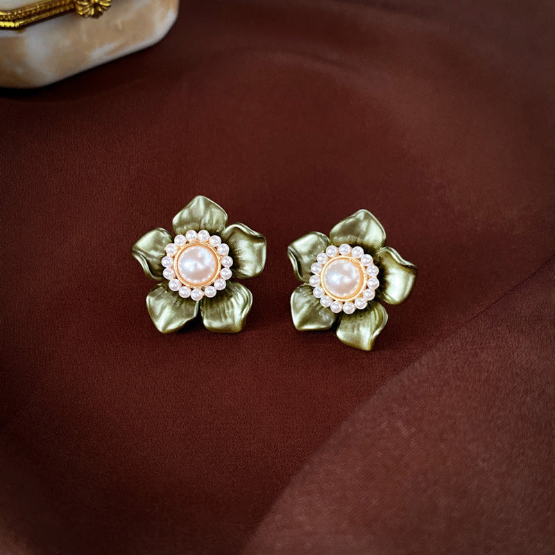 Orecchini a perno da donna con perle intarsiate e strass verdi a fantasia floreale vintage, con perni in acciaio inossidabile