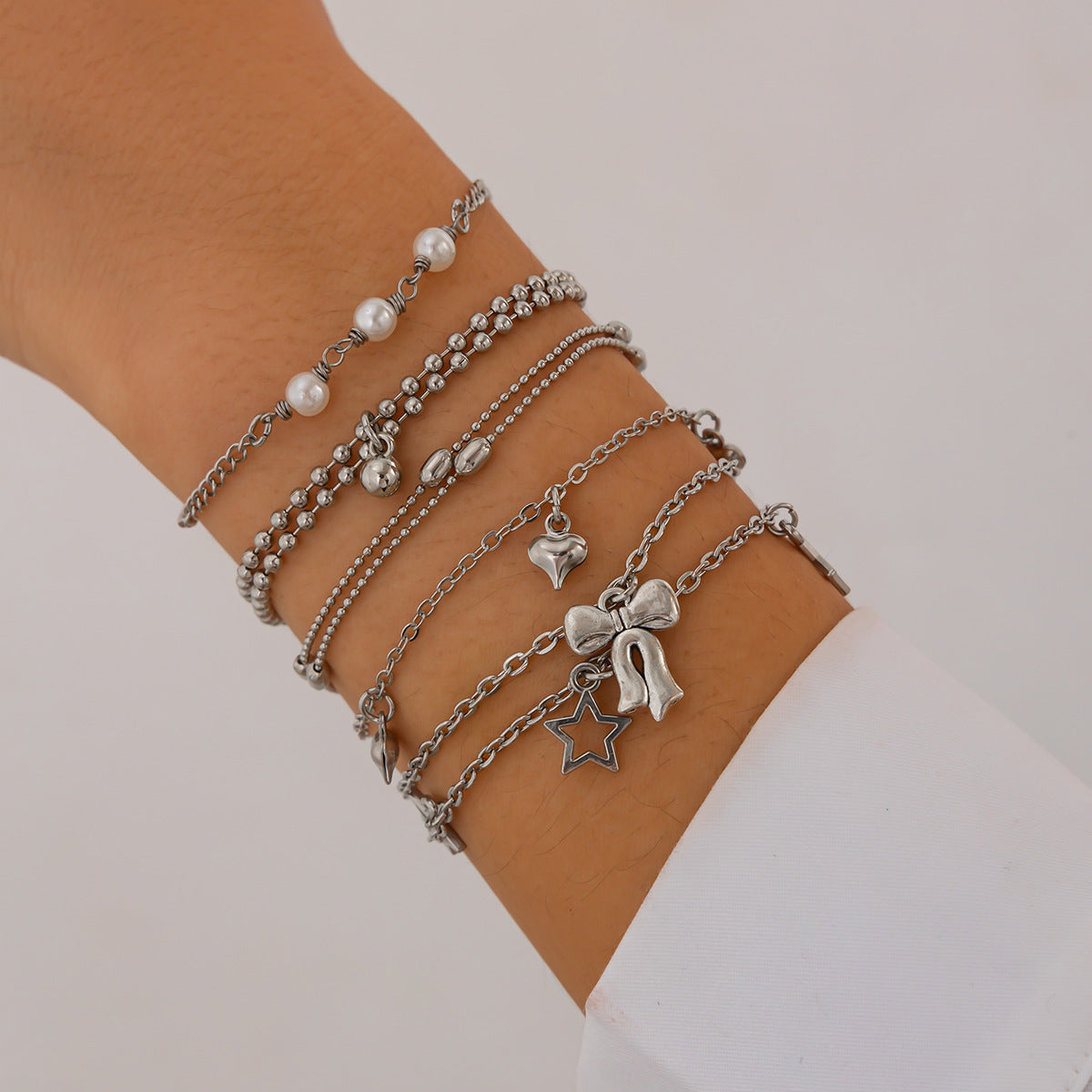 Minimalist Style Pearl-Style Beaded Portrait Pendant Bracelet with Heart and Star Charms, Plated Finish