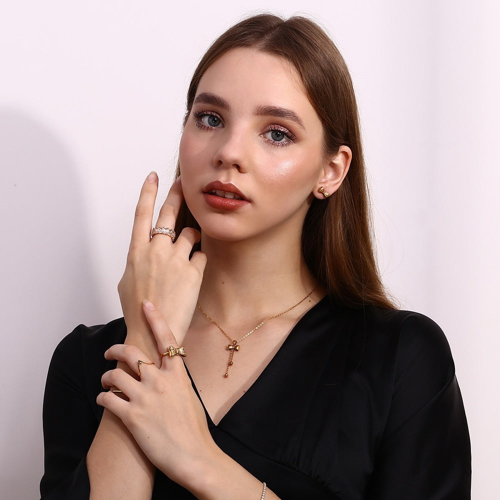 Minimalist Fashion Bow Knot Stainless Steel Necklace for Women with 18K Gold Plating