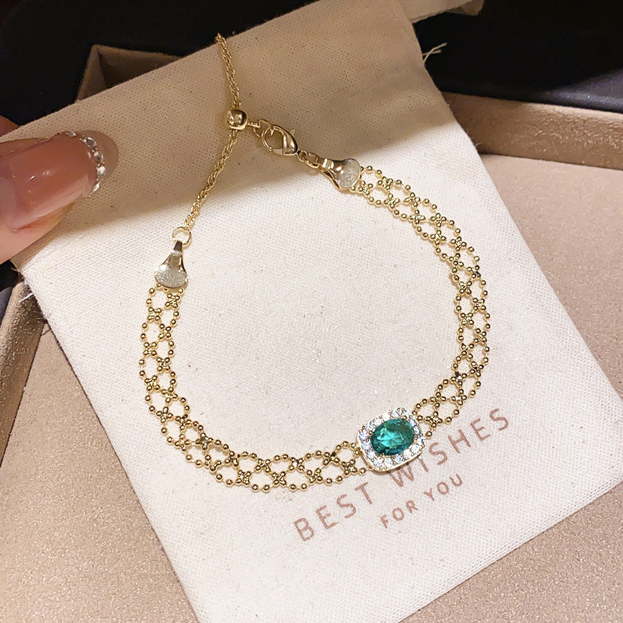 Luxury Elegant Oval Geometric Cubic Zirconia Inlaid Brass Bracelet for Women