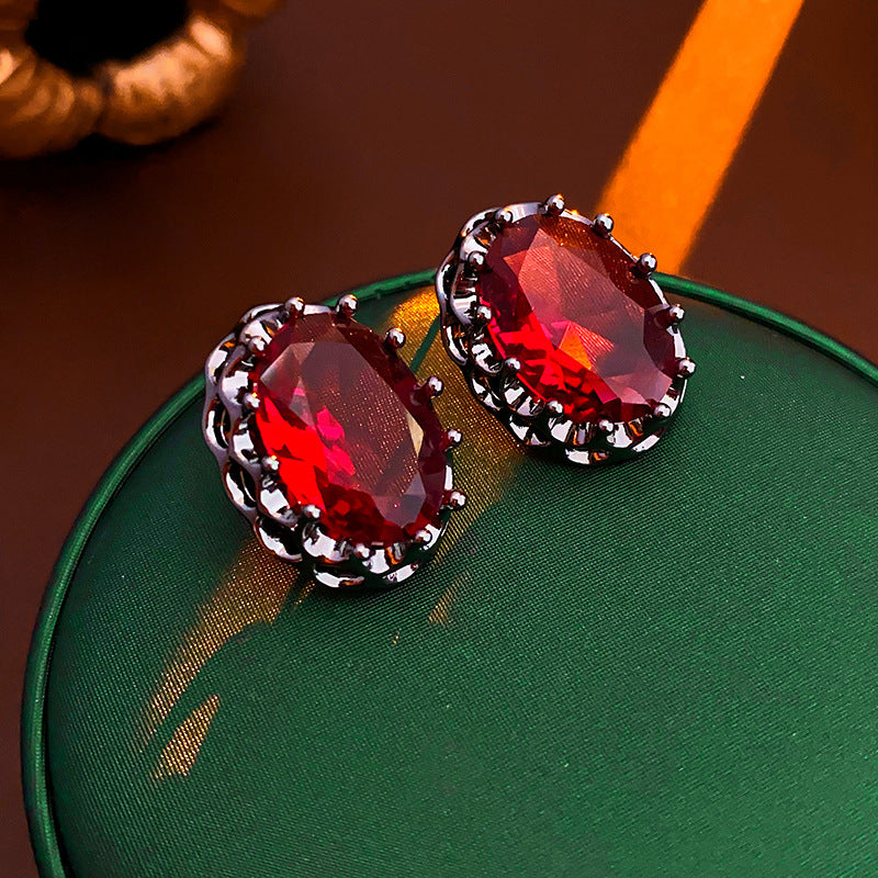 Orecchini a perno eleganti a ovale in zirconia stile vintage in rame con perni in acciaio per donna