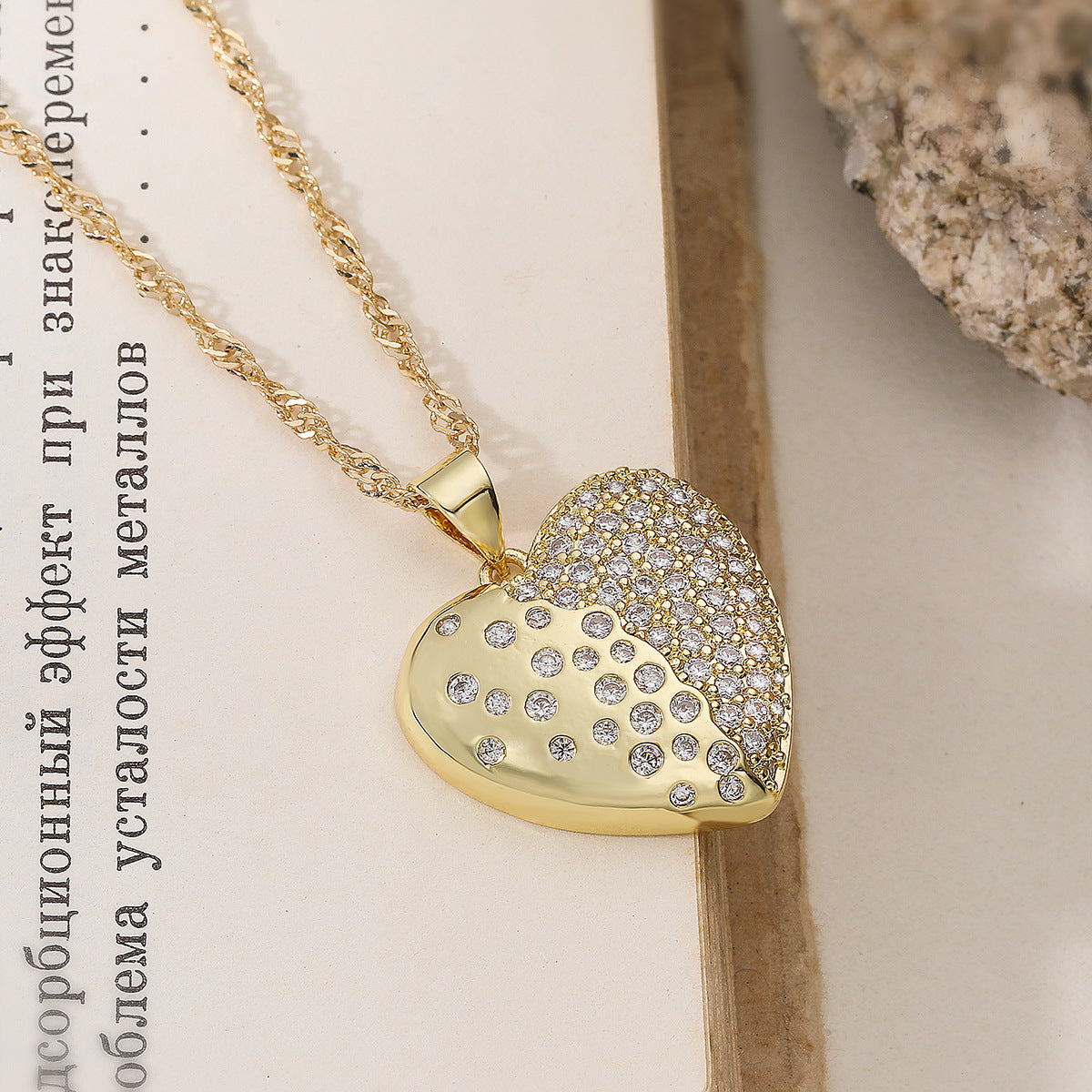 Minimalist Elegant Heart Geometric Brass Necklace with Cubic Zirconia for Women
