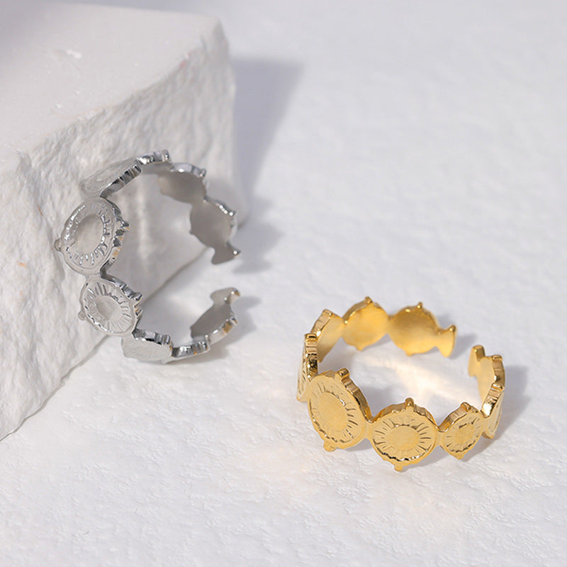 Anello Unisex Regolabile in Acciaio Inossidabile Placcato Oro 18K con Simbolo Solare Geometrico Vintage