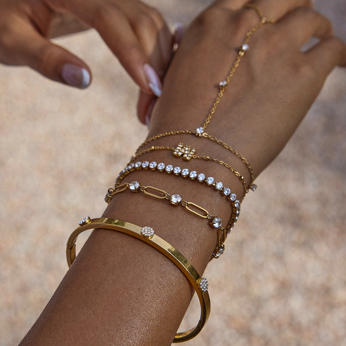 Pulsera geométrica de acero inoxidable con diamantes de imitación para mujer con acabado chapado, joyería de lujo