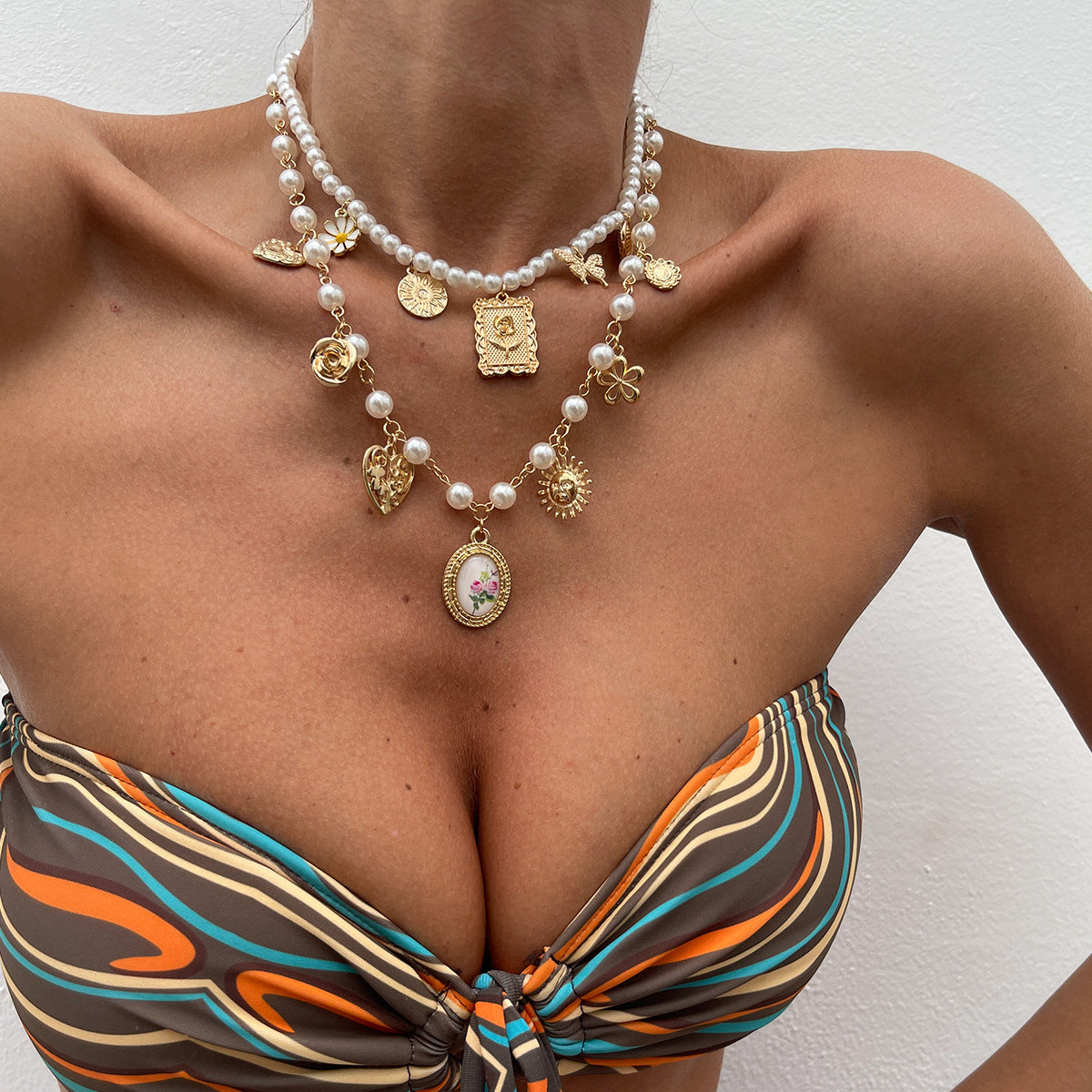 Collar con colgante de corazón y lazo de estilo vintage francés con aleación chapada, detalles de perlas y diseño de cadena irregular para mujeres y hombres