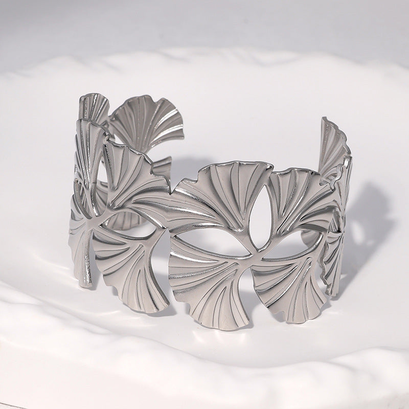 Bracciale Minimalista con Foglia di Ginkgo in Acciaio Inossidabile, Regolabile, Placcato Oro 18K, da Donna