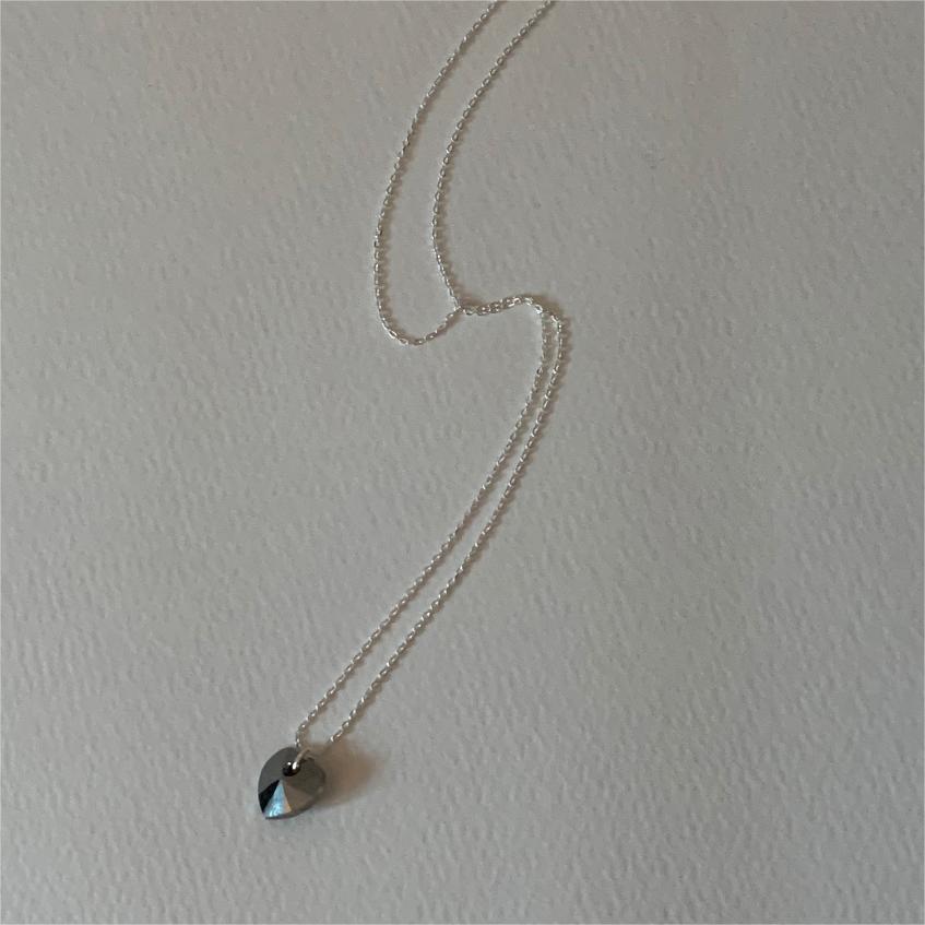 Collana minimalista a forma di cuore in argento sterling 925 con intarsio in cristallo austriaco e placcatura in oro su catena a scatola