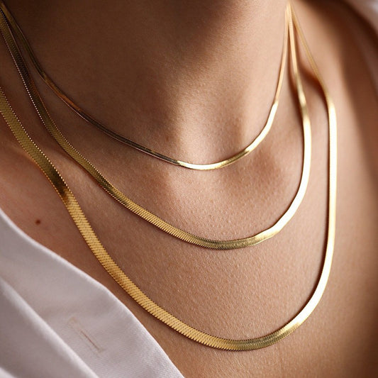 Collar de cadena de serpiente de acero inoxidable geométrico minimalista para mujer con acabado chapado