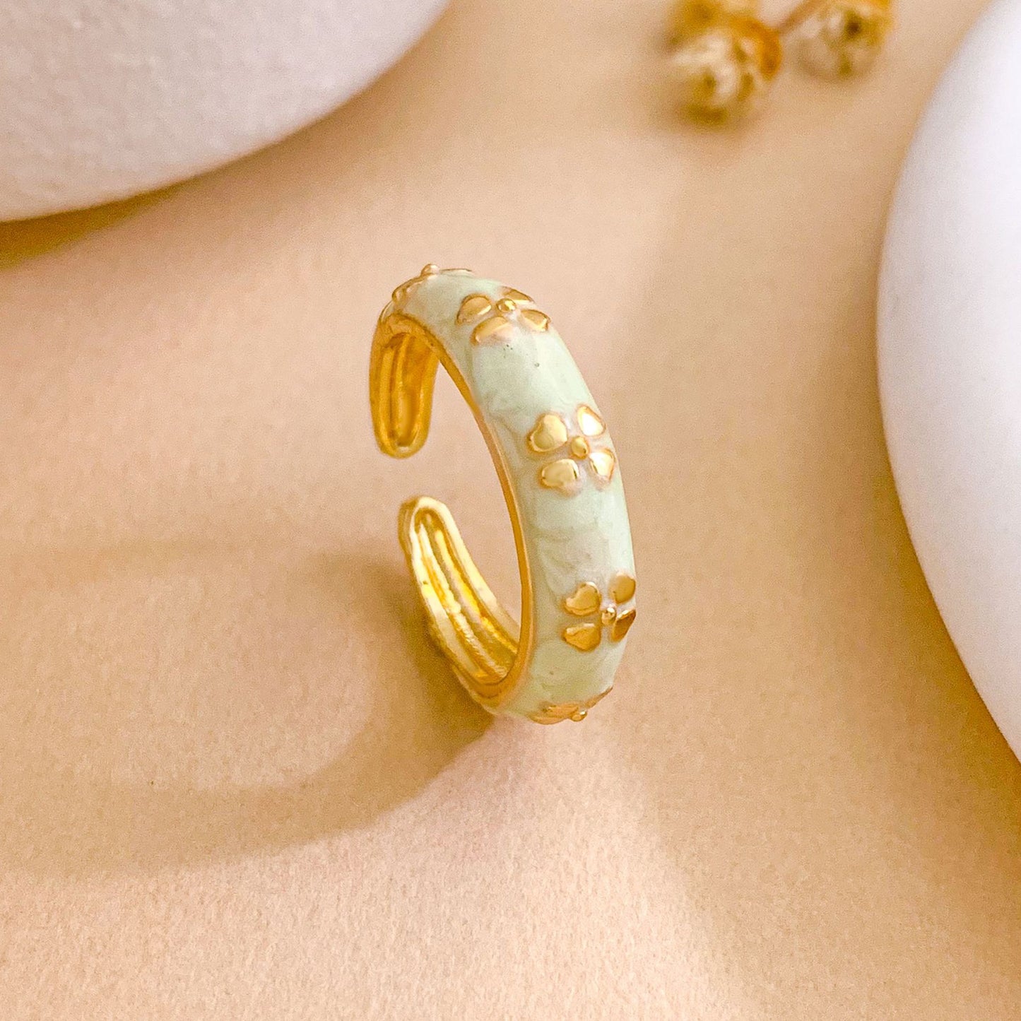 Dolce Anello Aperto Floreale Minimalista Placcato Oro in Ottone per Donne