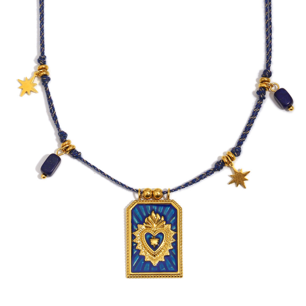 Collana con Ciondolo a Cuore in Acciaio Inossidabile Stile Retrò Luxe con Placcatura in Oro 18K e Catena a Corda Intrecciata