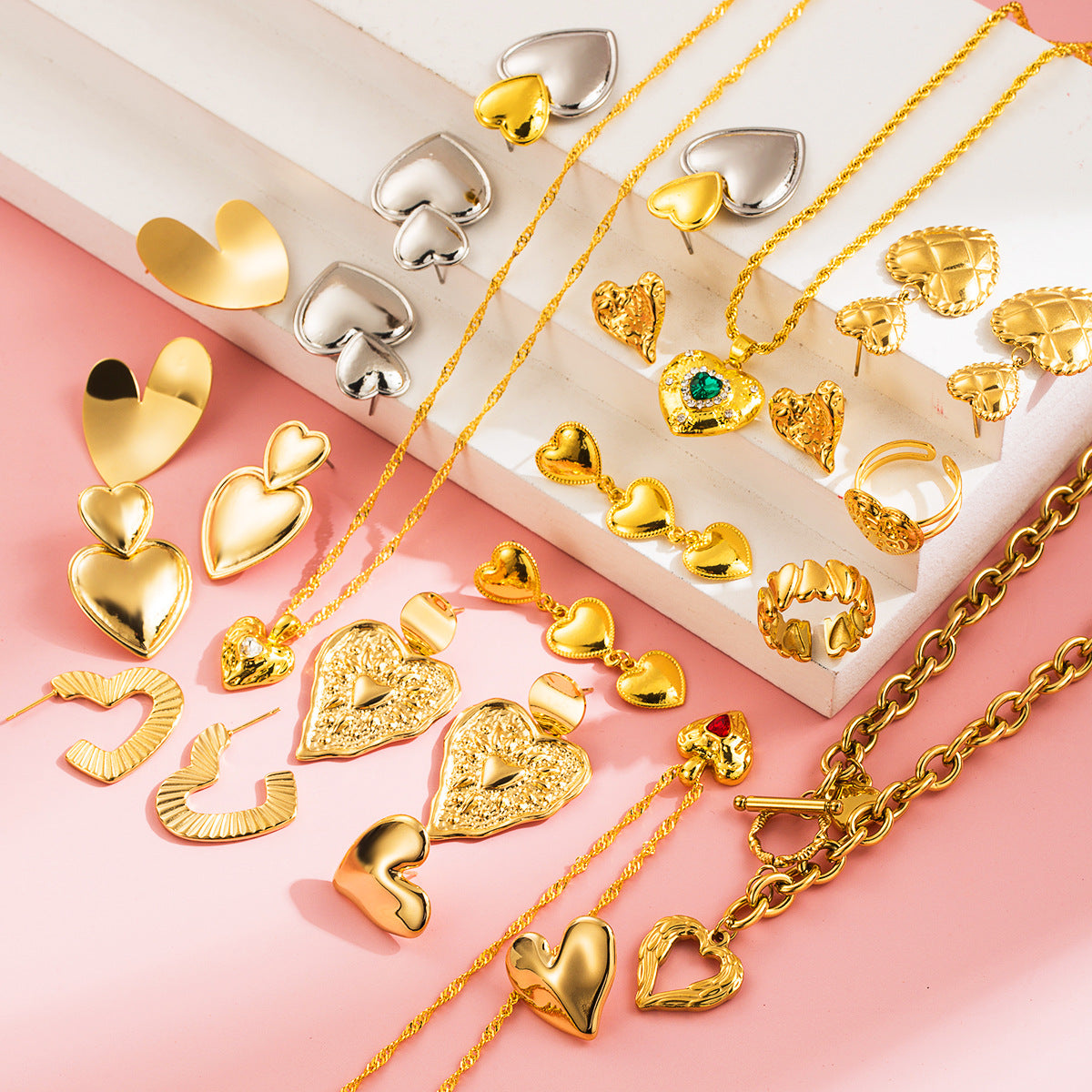Collana placcata in acciaio inossidabile a forma di cuore, dolce e grintosa, da donna, con estetica minimalista e design a catenina sottile all'altezza della clavicola
