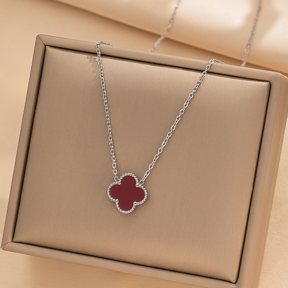 Set di collana, bracciale e orecchini a lobo da donna in acciaio al titanio minimalista con quadrifoglio fortunato