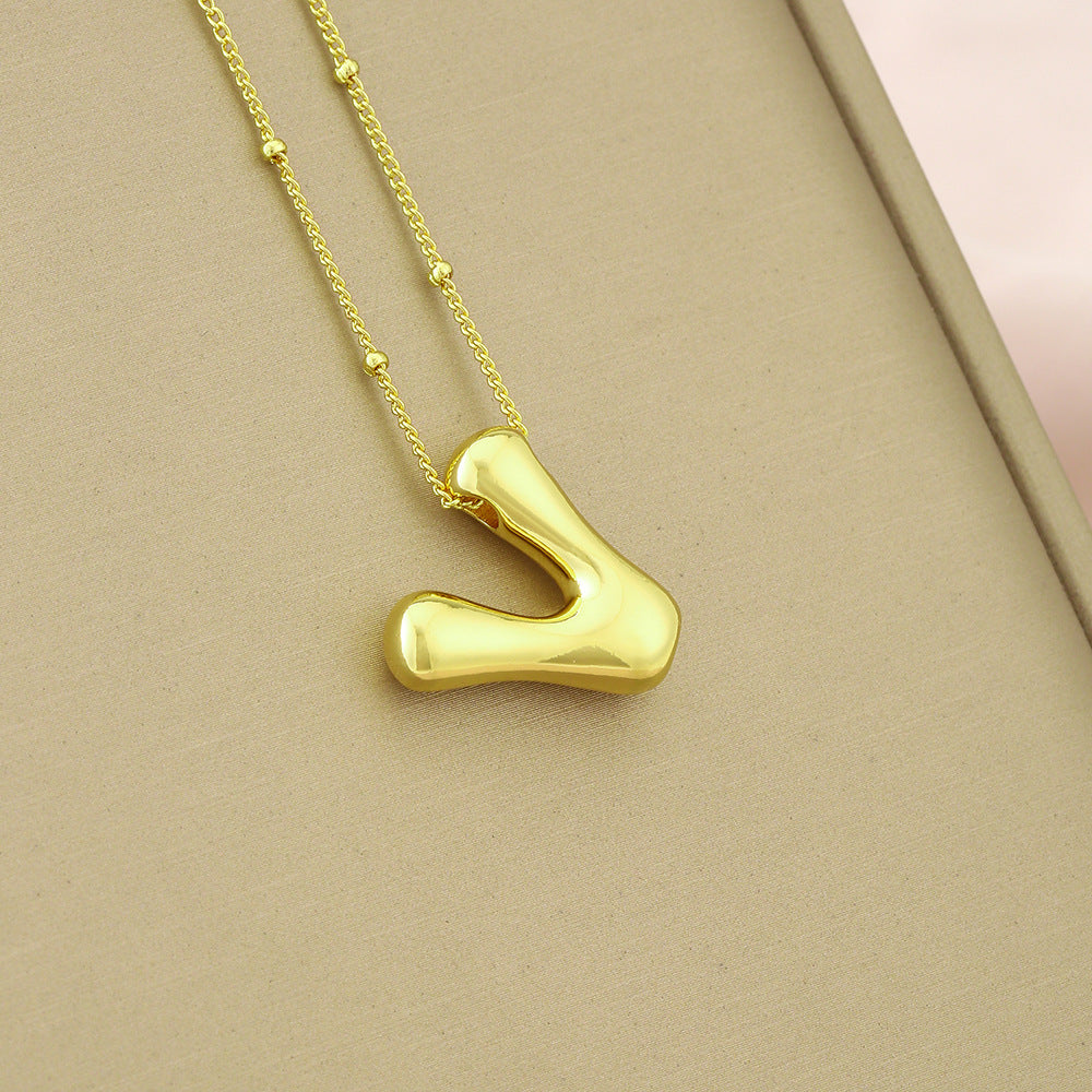 Collana girocollo minimalista da donna con ciondolo a lettera in rame placcato, catenina delicata