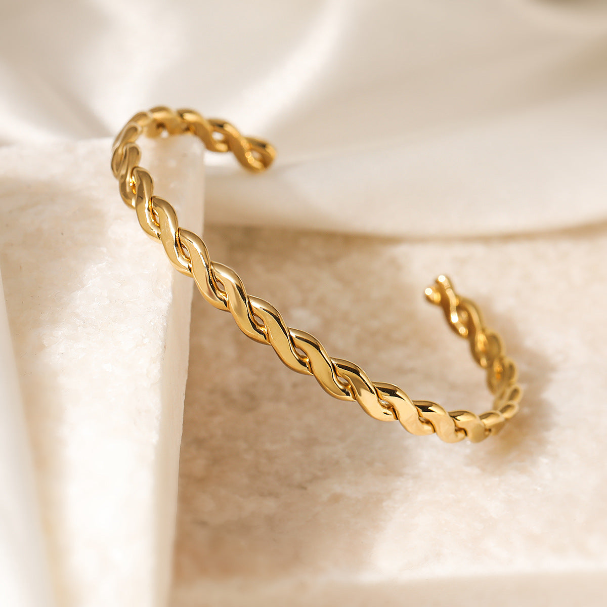 Minimalist C-Shaped Stainless Steel Bracelet with 18K Gold Plating for Women