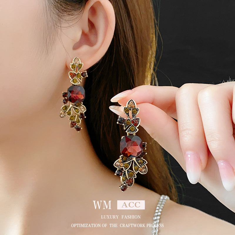 Collana pendente a foglia quadrata stile vintage con intarsio in strass su catena in rame placcato per donna