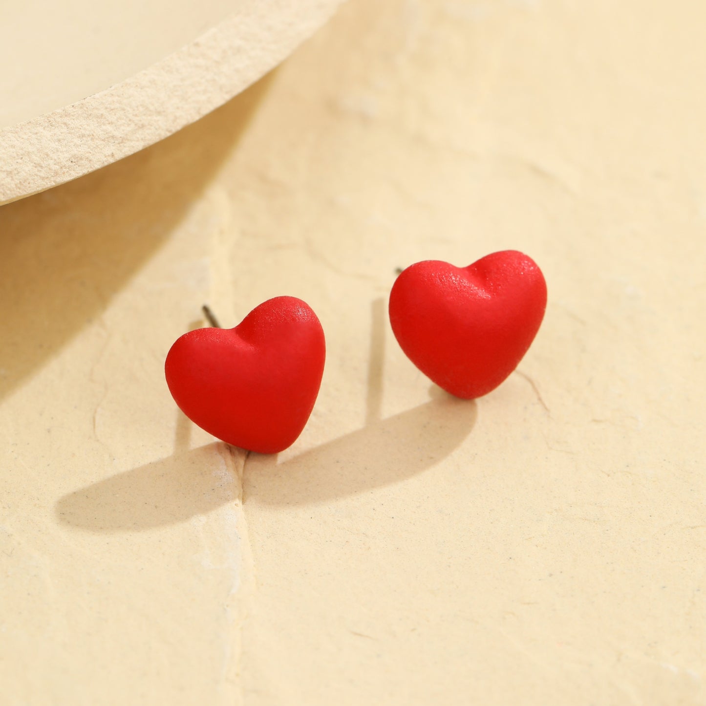 Orecchini a perno a forma di cuore da donna in acciaio inossidabile placcato oro 18 carati