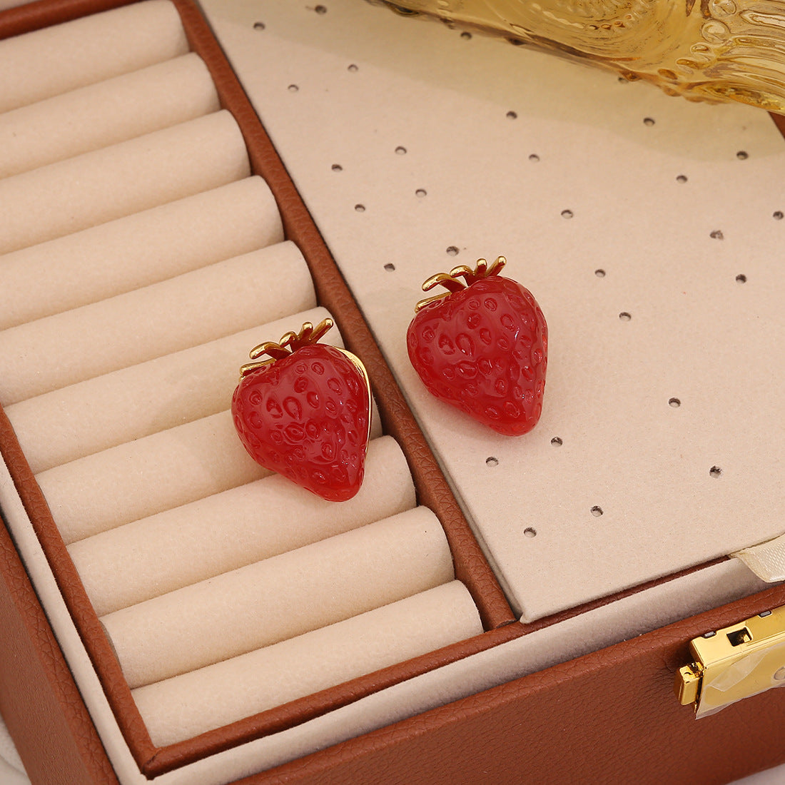 Fashionable Strawberry-Shaped Stainless Steel Stud Earrings with Plating Finish for Women